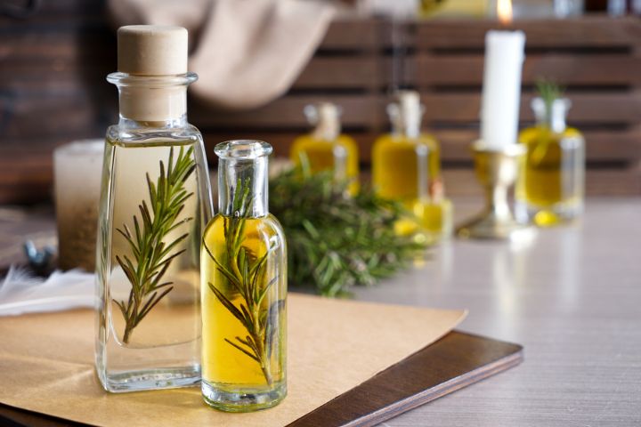 تفاوت عصاره رزماری با روغن رزماری و اسانس چیست؟